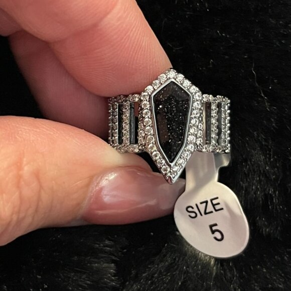 BP Be Untamed Onyx Sandstone Size 5 - Picture 2 of 4